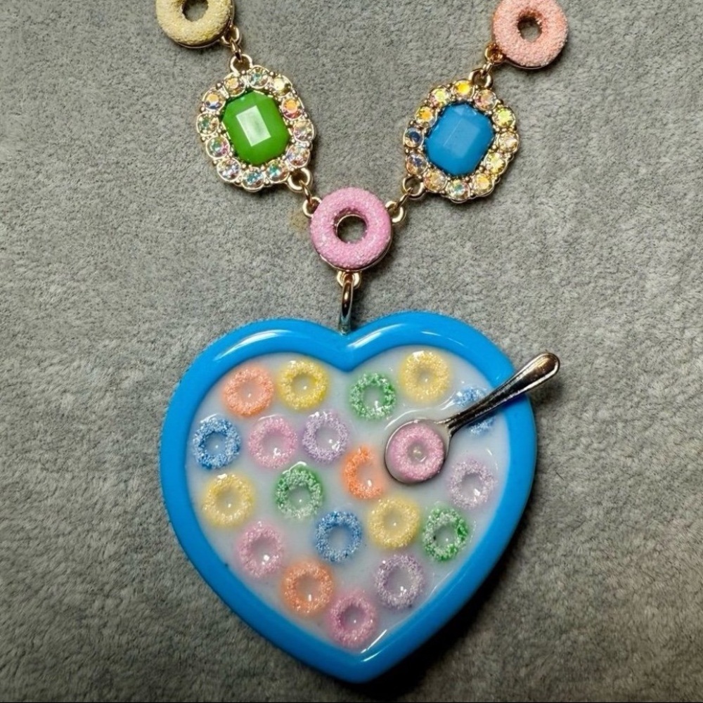 BETSEY JOHNSON Fruit Loop Cereal Faux Pearl & Crystal Accents Necklace NEW NWT - Picture 9 of 15